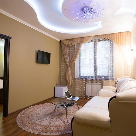 Royal Hotel Zaporizhia Bagian luar foto
