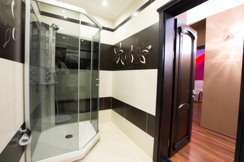 Royal Hotel Zaporizhia Bagian luar foto