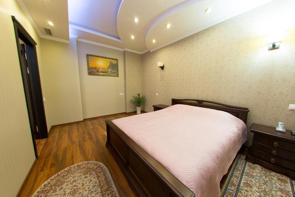 Royal Hotel Zaporizhia Bagian luar foto