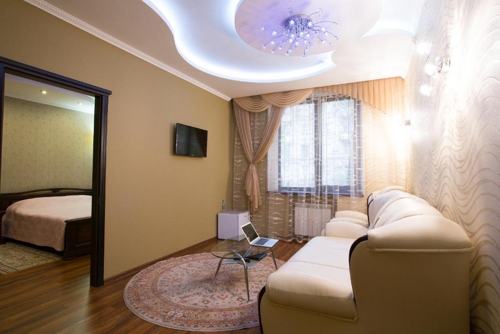 Royal Hotel Zaporizhia Bagian luar foto